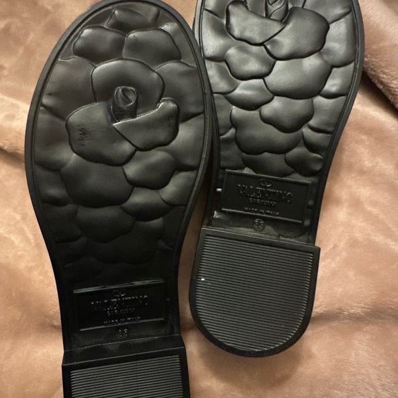 Valentino Garavani sandals - Picture 2 of 9